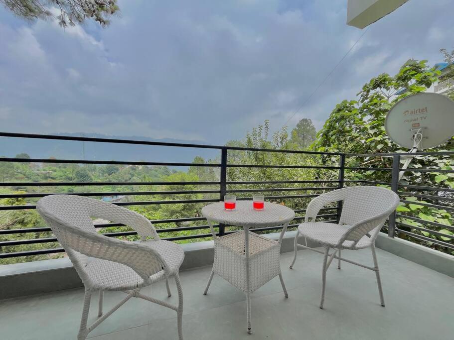 Host Jatin Kasauli Crest 7O1827O7O3 Leilighet Eksteriør bilde