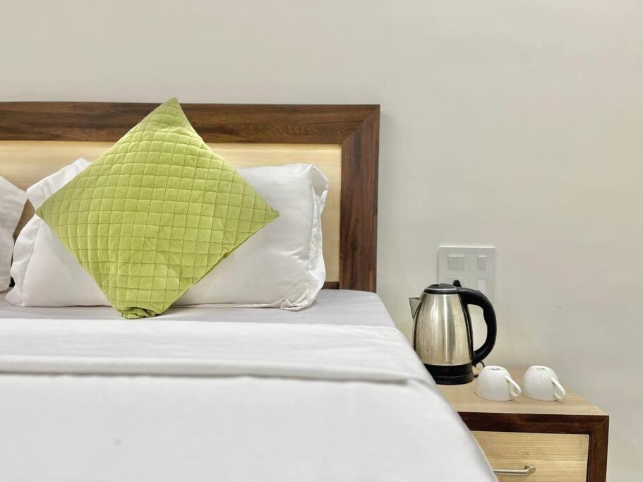 Host Jatin Kasauli Crest 7O1827O7O3 Leilighet Eksteriør bilde
