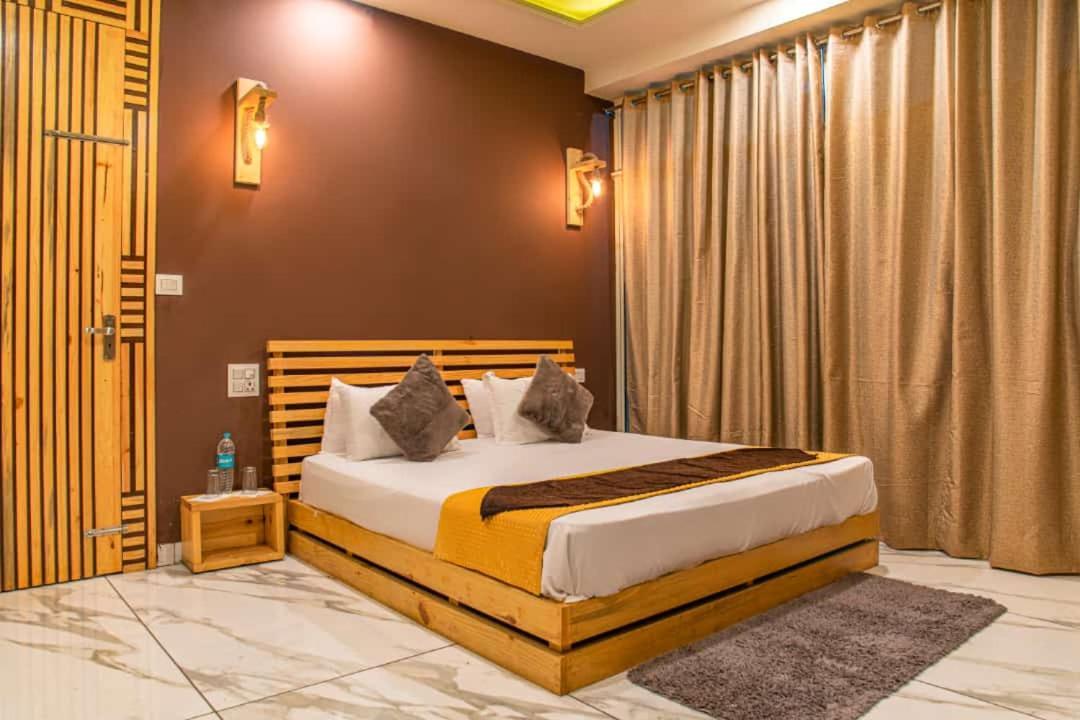 Host Jatin Kasauli Crest 7O1827O7O3 Leilighet Eksteriør bilde